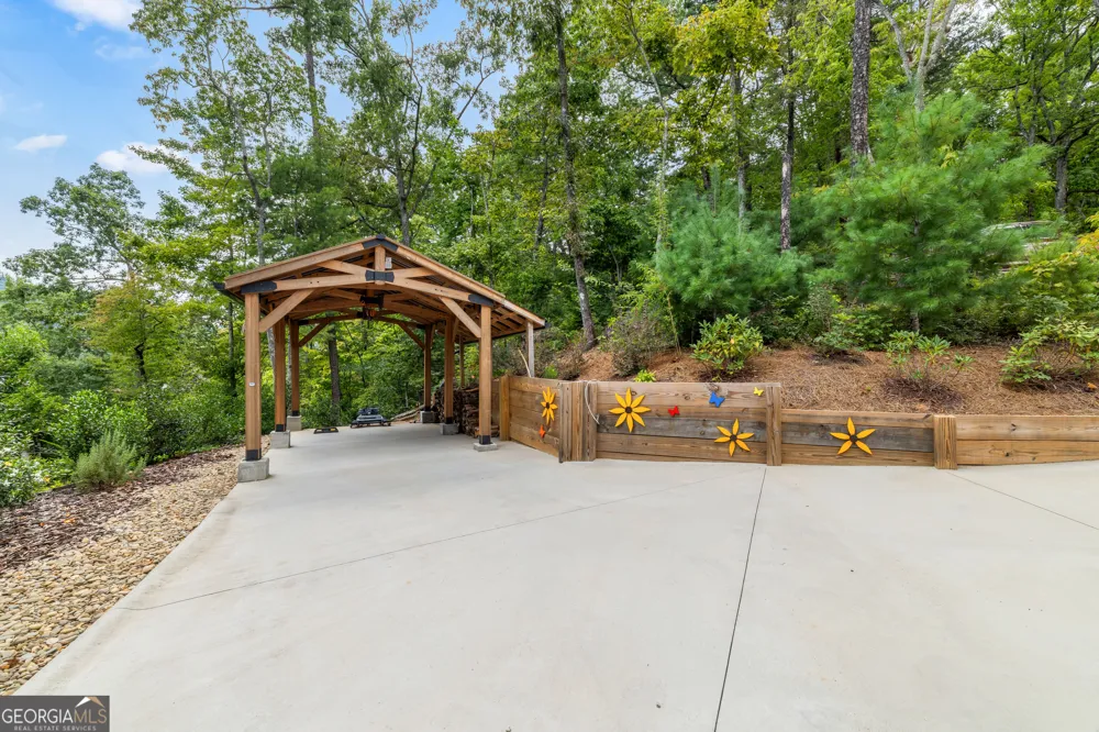 33 Jim McCrackin RD Clayton, GA 30525