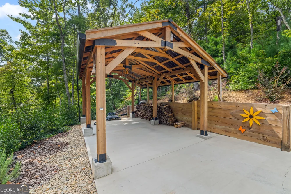 33 Jim McCrackin RD Clayton, GA 30525