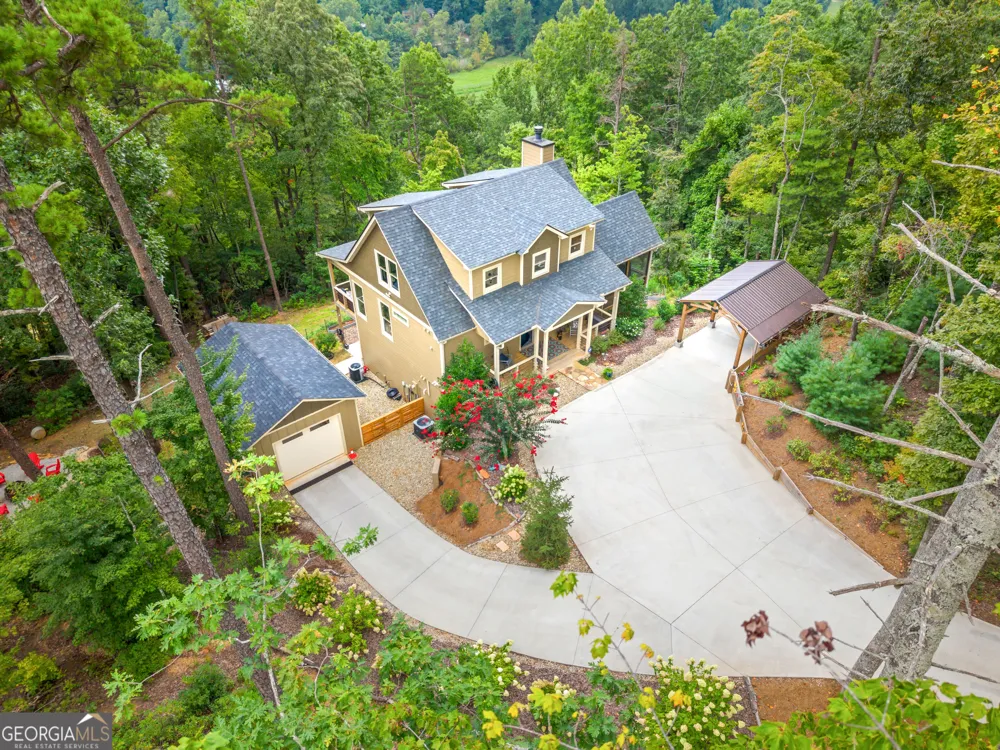33 Jim McCrackin RD Clayton, GA 30525