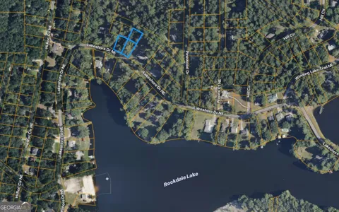 2458 Lakeshore DR NE