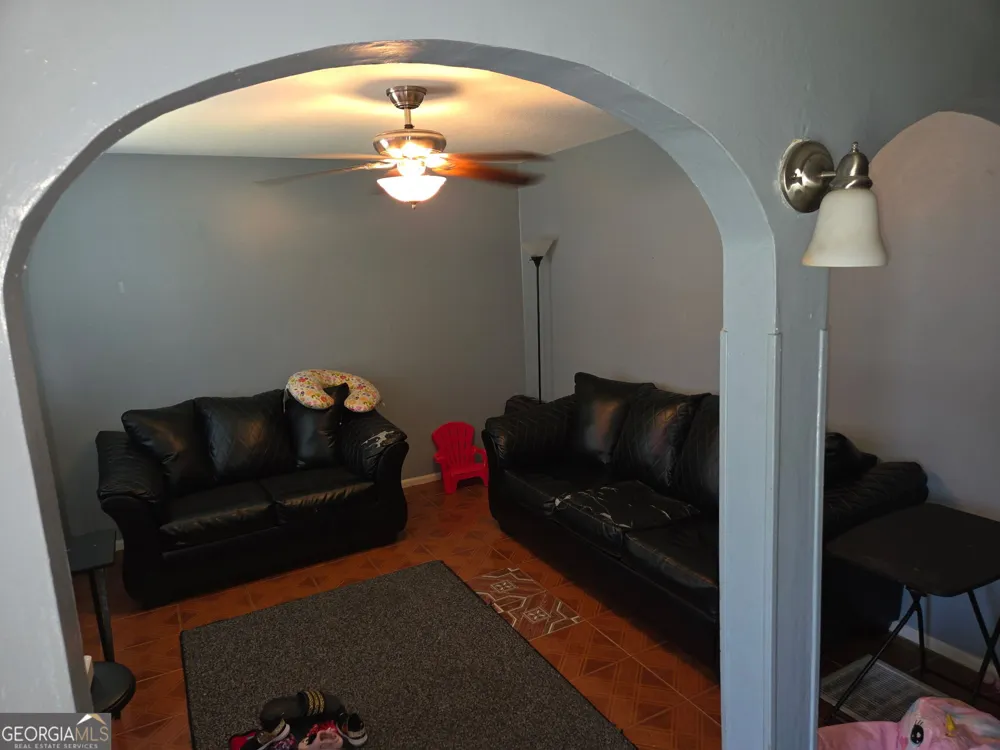143 Tiffany TRL Riverdale, GA 30274