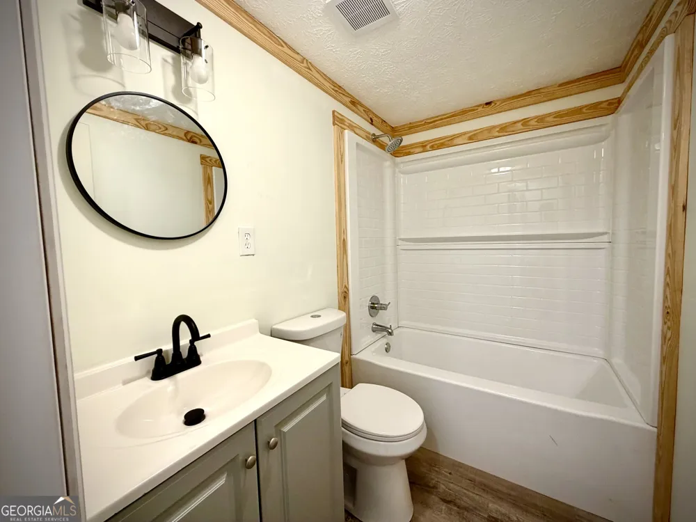 107 W Norris ST Adrian, GA 31002