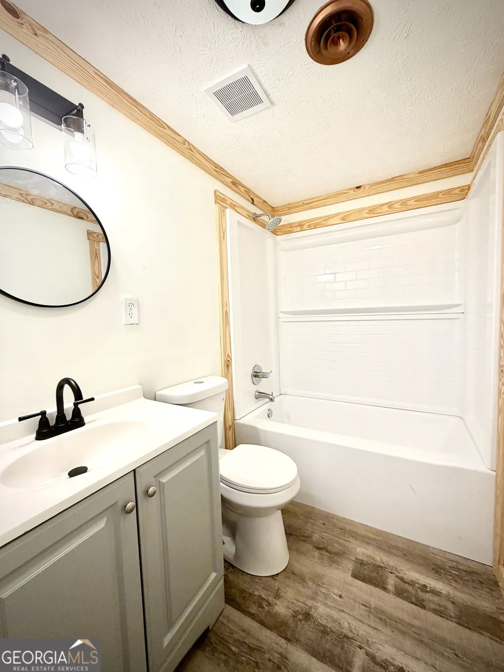 107 W Norris ST Adrian, GA 31002