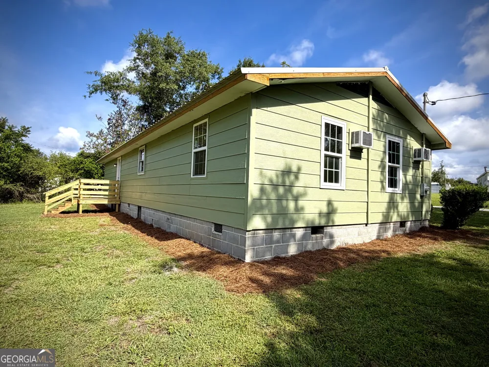 107 W Norris ST Adrian, GA 31002