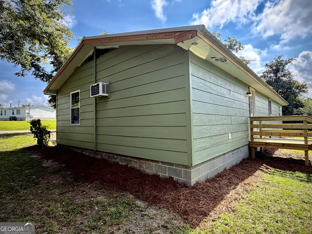 107 W Norris ST Adrian, GA 31002