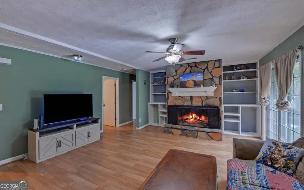 275 Sherwood ST Toccoa, GA 30577