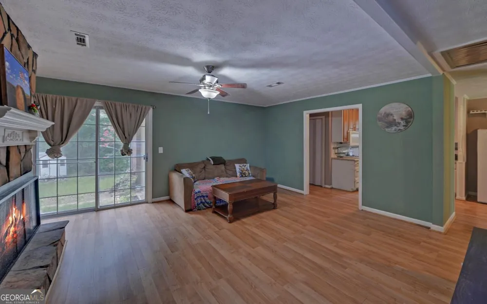 275 Sherwood ST Toccoa, GA 30577
