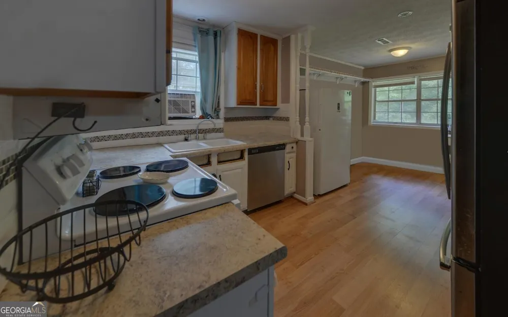 275 Sherwood ST Toccoa, GA 30577