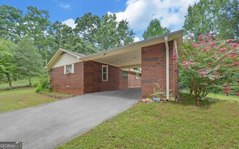 275 Sherwood ST Toccoa, GA 30577