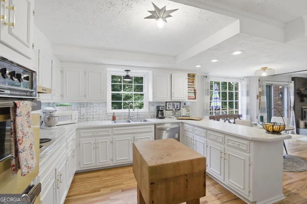 2059 Mountain Creek DR Stone Mountain, GA 30087