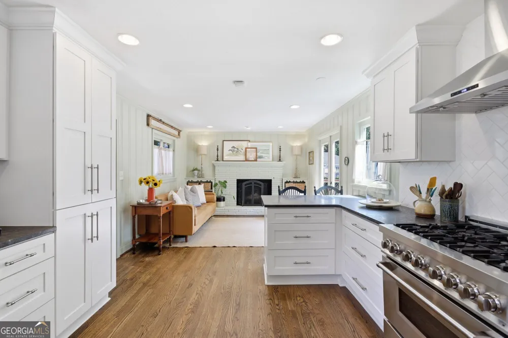 424 Cascade DR NW Marietta, GA 30064