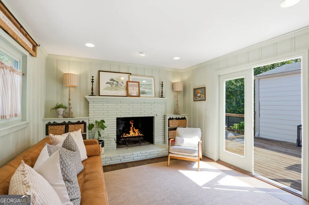 424 Cascade DR NW Marietta, GA 30064