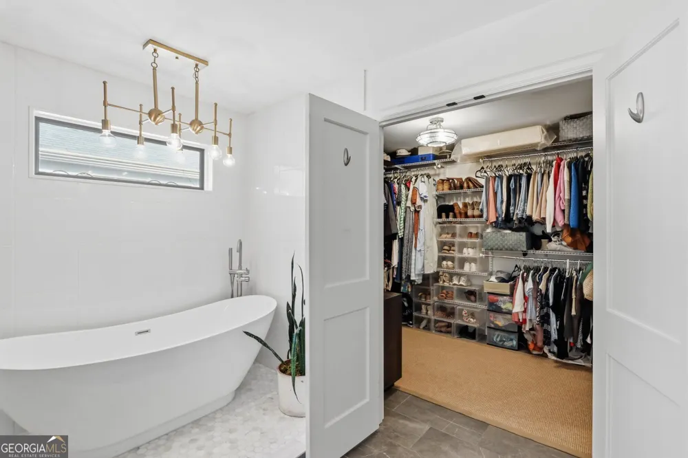 424 Cascade DR NW Marietta, GA 30064