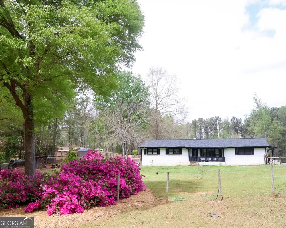 1965 Bethlehem Church RD Grantville, GA 30220
