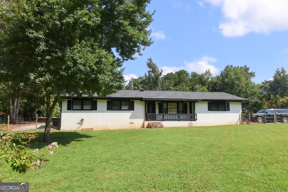1965 Bethlehem Church RD Grantville, GA 30220