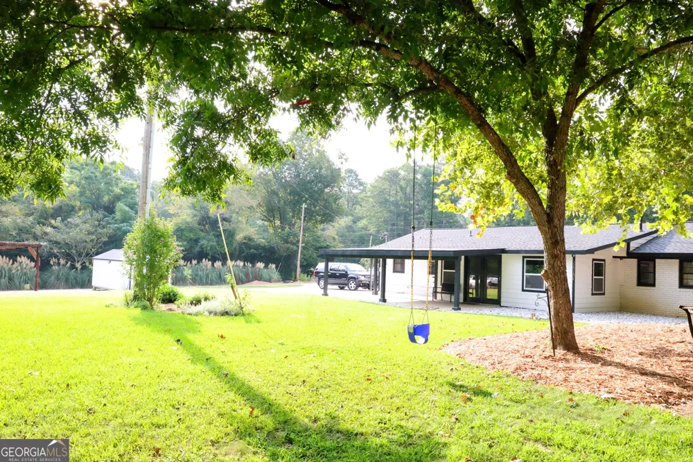 1965 Bethlehem Church RD Grantville, GA 30220