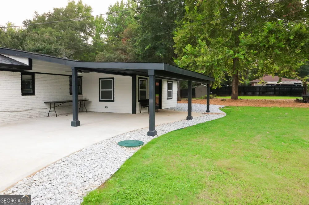 1965 Bethlehem Church RD Grantville, GA 30220