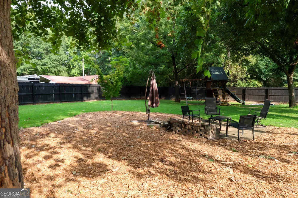 1965 Bethlehem Church RD Grantville, GA 30220