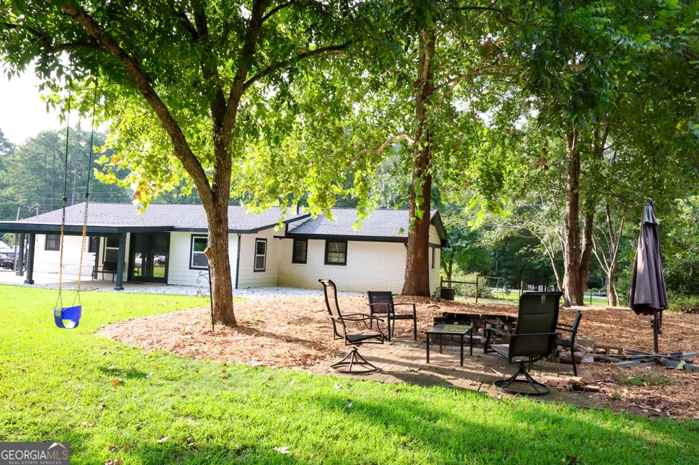 1965 Bethlehem Church RD Grantville, GA 30220