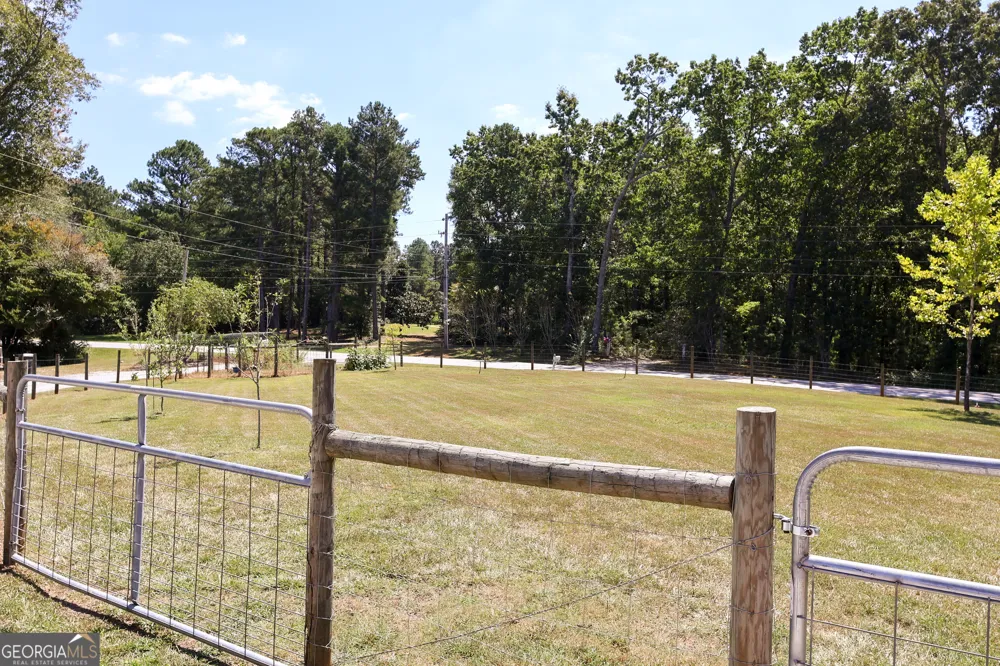 1965 Bethlehem Church RD Grantville, GA 30220