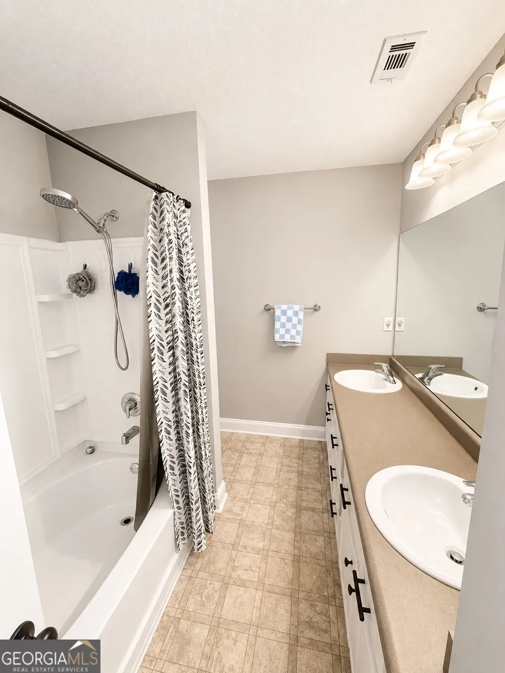 179 Parish LOOP NE Hinesville, GA 31313