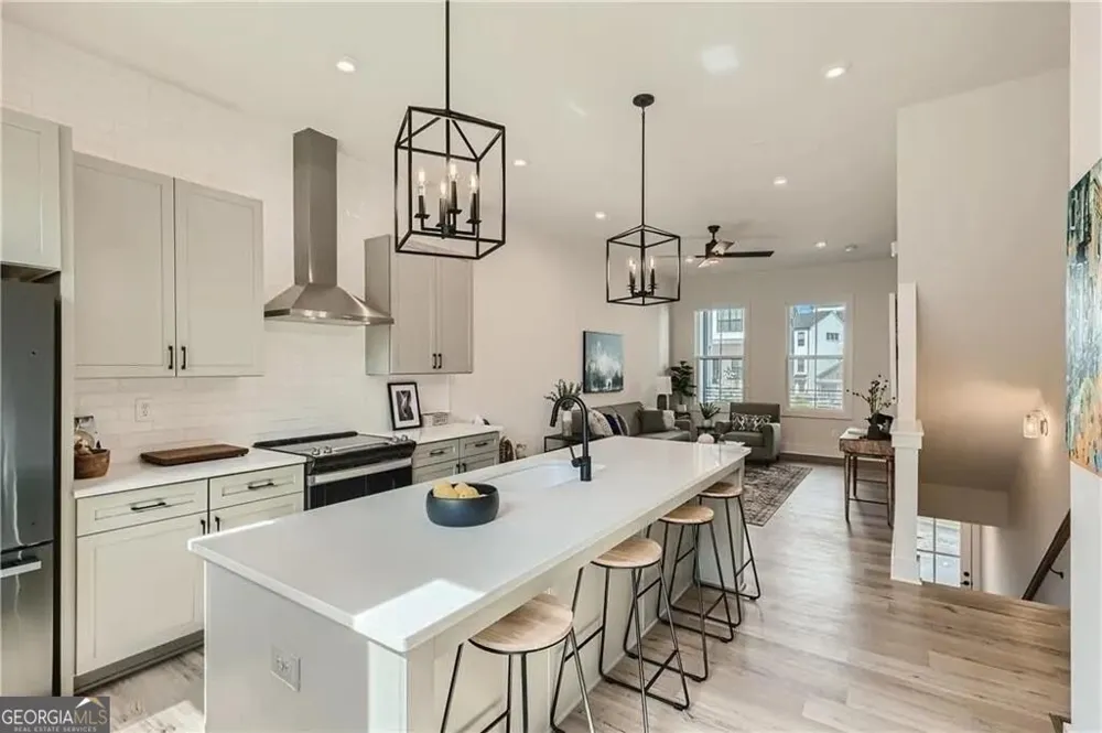180 Chestnut CIR Atlanta, GA 30342