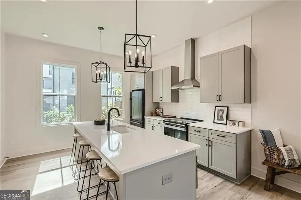 180 Chestnut CIR Atlanta, GA 30342