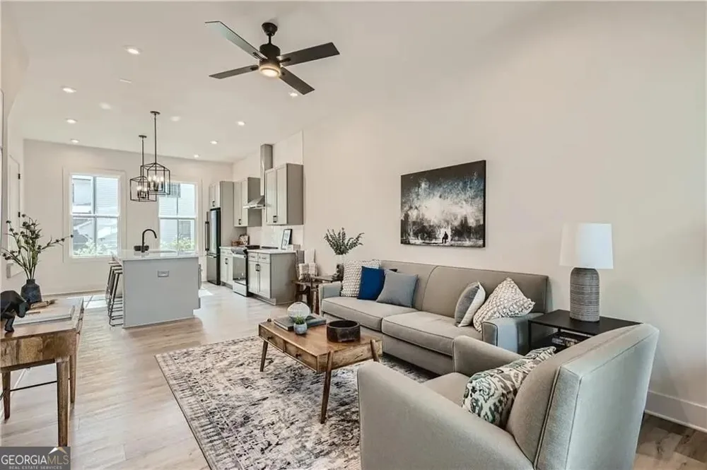 180 Chestnut CIR Atlanta, GA 30342