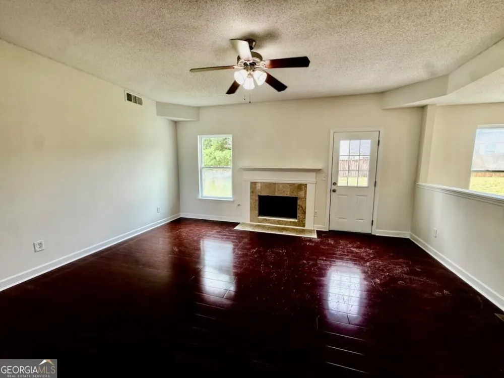 510 Shire LN Fairburn, GA 30213