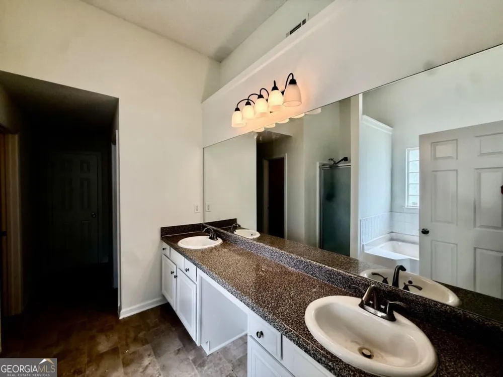 510 Shire LN Fairburn, GA 30213