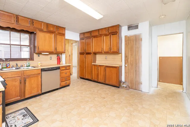 98 BELAIRE AVE San Angelo, TX 76903
