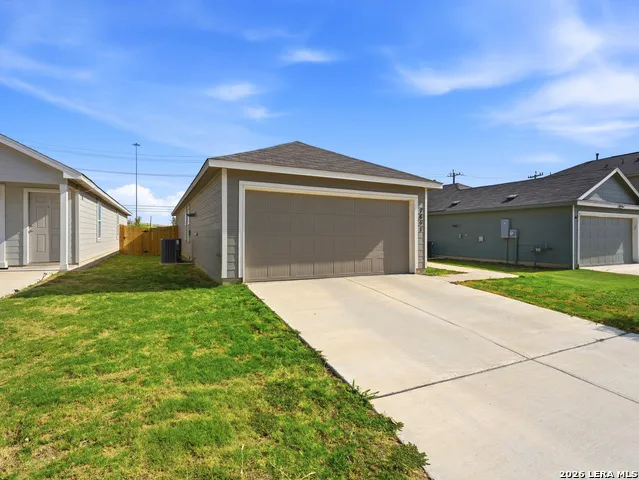 7851 NESSIE TRL San Antonio, TX 78227