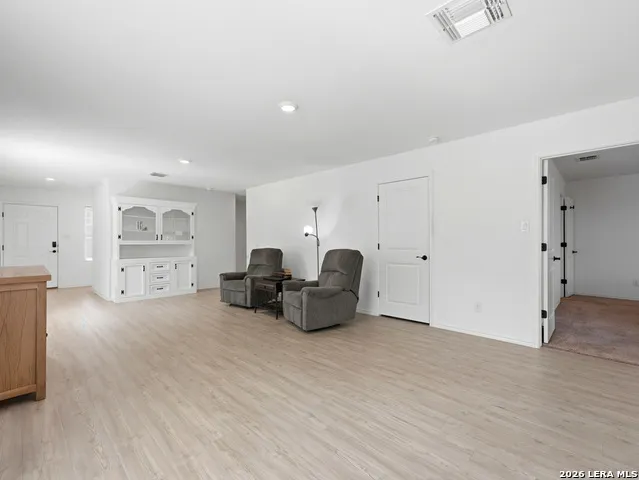 7851 NESSIE TRL San Antonio, TX 78227