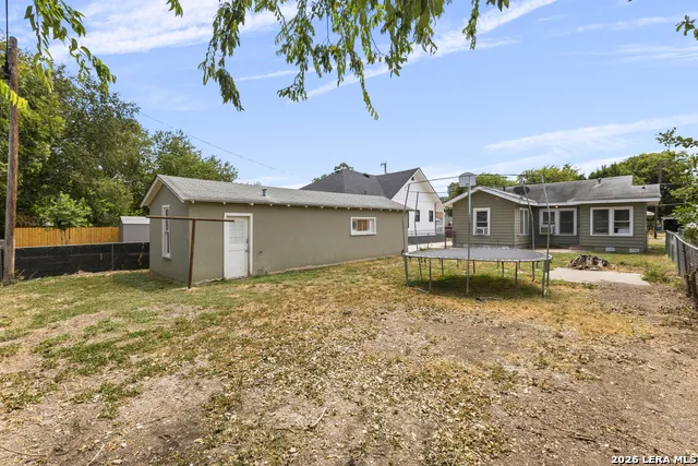 227 LINARES ST San Antonio, TX 78225