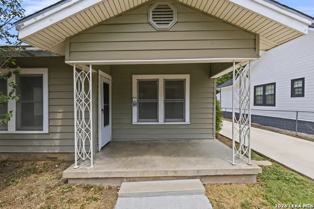 227 LINARES ST San Antonio, TX 78225