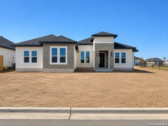 816 Ceniza Eagle Pass, TX 78852