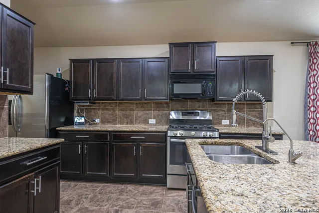 12212 BENING VLY Schertz, TX 78154