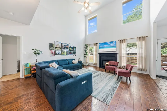 1788 OAKMONT CIR New Braunfels, TX 78132