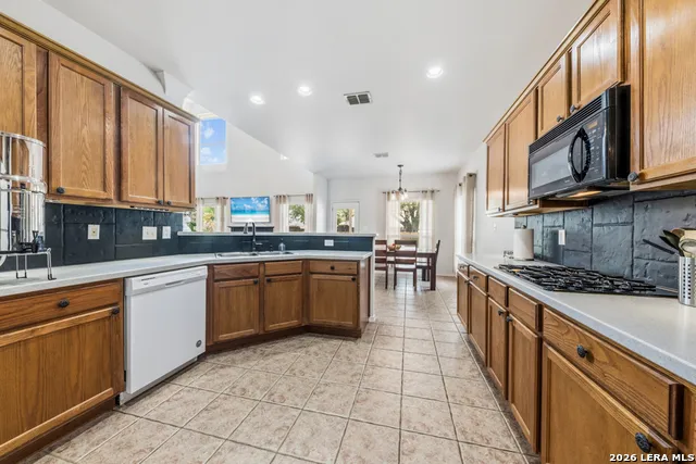 1788 OAKMONT CIR New Braunfels, TX 78132