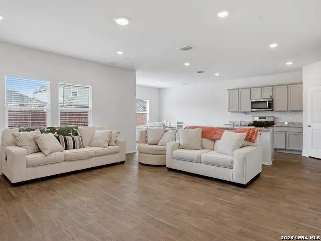185 Gerasa Dr Uhland, TX 78640