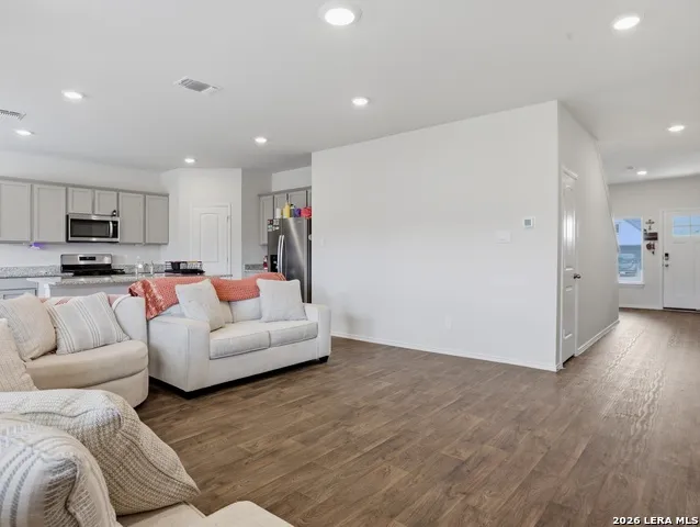 185 Gerasa Dr Uhland, TX 78640