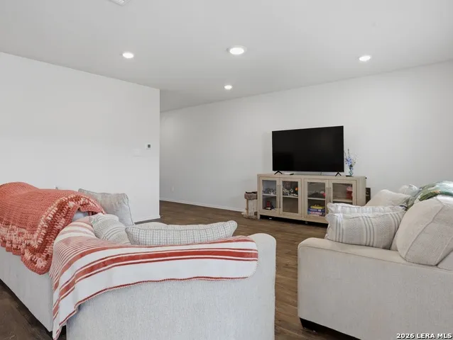 185 Gerasa Dr Uhland, TX 78640