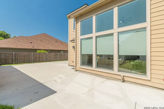 3027 HIDDEN MDW Seguin, TX 78155