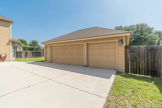 3027 HIDDEN MDW Seguin, TX 78155