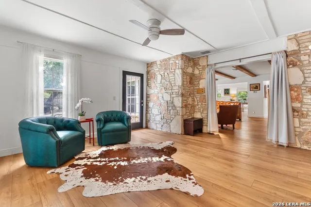105 JACOB DR Boerne, TX 78006