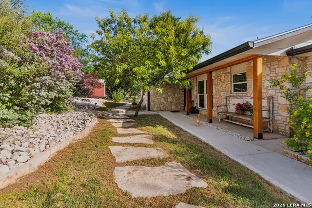 105 JACOB DR Boerne, TX 78006