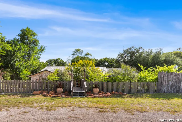 105 JACOB DR Boerne, TX 78006