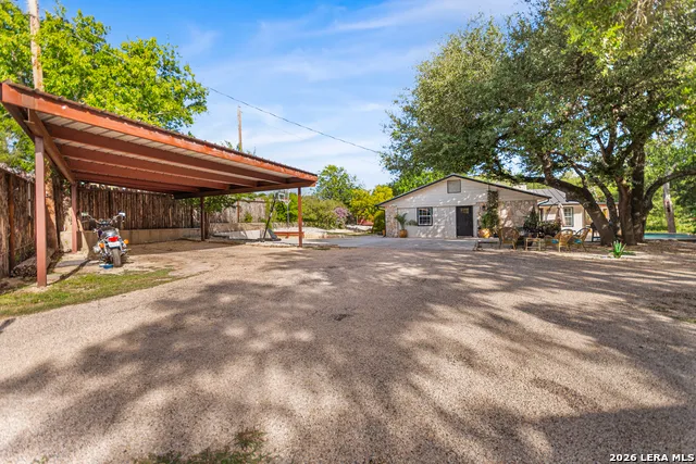 105 JACOB DR Boerne, TX 78006