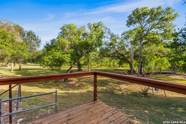105 JACOB DR Boerne, TX 78006