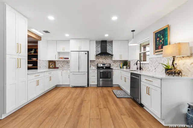 105 JACOB DR Boerne, TX 78006